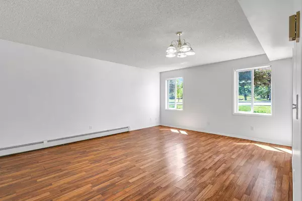 Calgary, AB T2Y 4K4,1000 Somervale CT Southwest #109