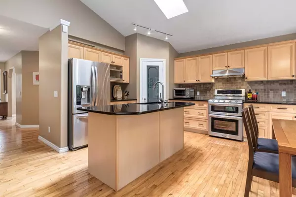 Calgary, AB T2Y 2V2,128 Shawnee WAY SW