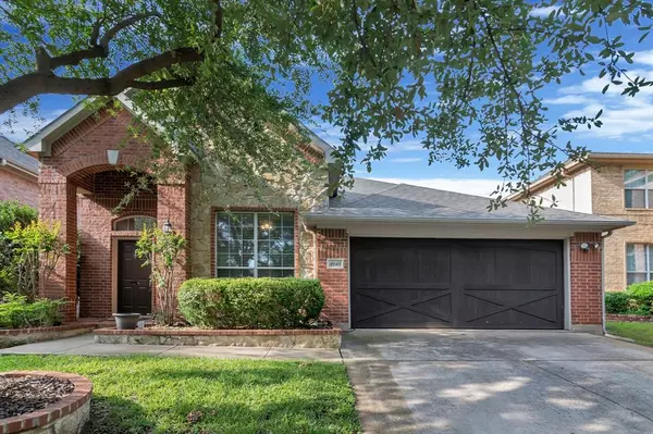 4948 Paddock Drive, Fort Worth, TX 76244