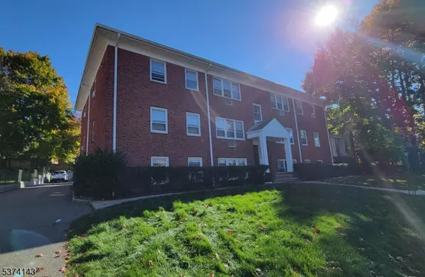 138 Roseland Ave, Unit 3, Caldwell Boro Twp., NJ 07006