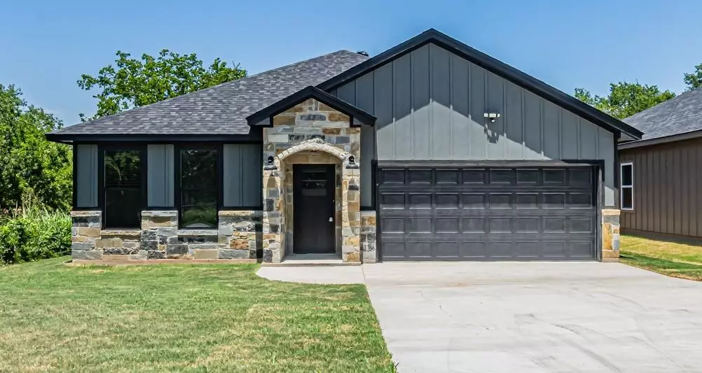 1405 Irvin Street, Bridgeport, TX 76426
