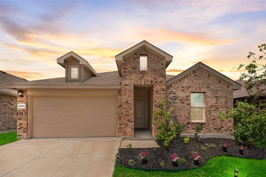 9421 Firedog Drive, Fort Worth, TX 76131