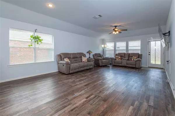 Van Alstyne, TX 75495,1517 Asbury Drive