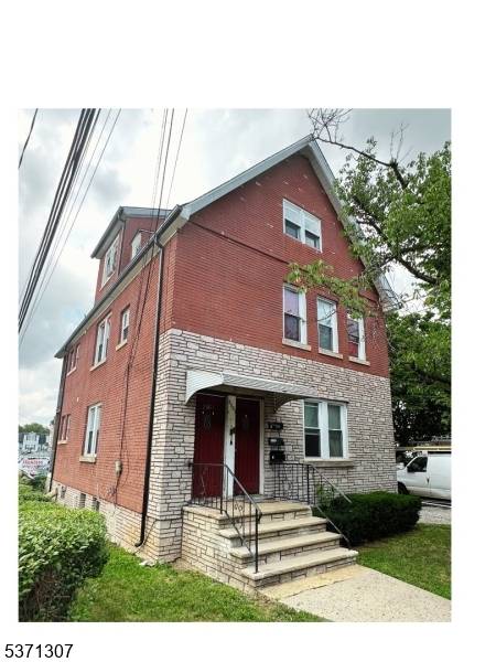 2001 Bedle Pl, Linden City, NJ 07036