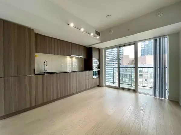 955 Bay ST #2702, Toronto C01, ON M5S 0C6