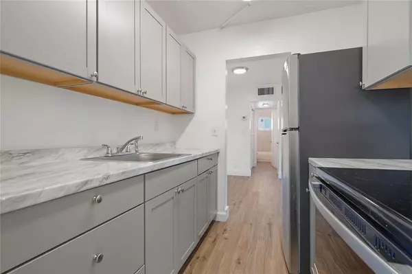 Hollywood, FL 33020,1857 Jefferson St #104