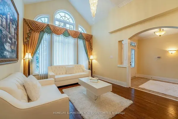 Brampton, ON L6P 2T9,21 Upperlinks DR