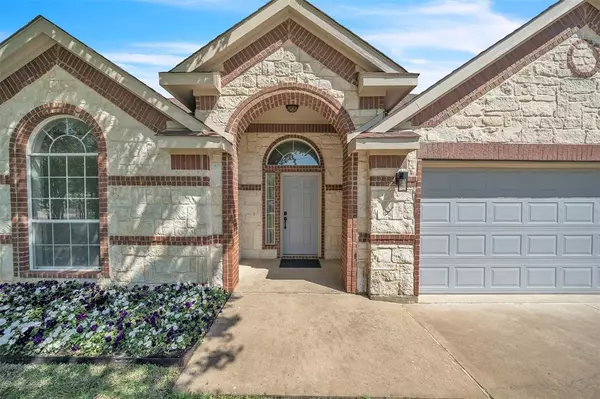 406 Wright Boulevard, Grand Prairie, TX 75050