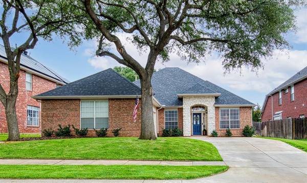 400 Patricia Lane,  Highland Village,  TX 75077