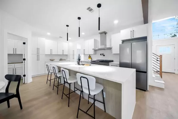 Dallas, TX 75252,7505 Larchmont Drive