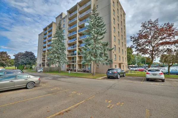 Niagara Falls, ON L2H 3G5,6400 HUGGINS ST #607