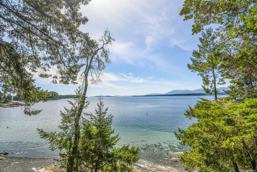 919 Salal Dr, Mudge Island, BC A1A 1A1