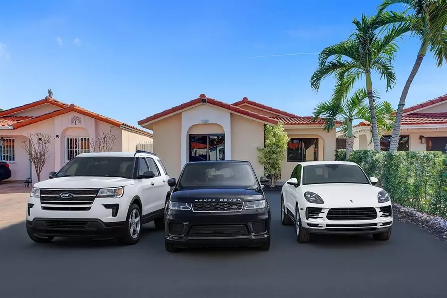 2614 W 65th St, Hialeah, FL 33016