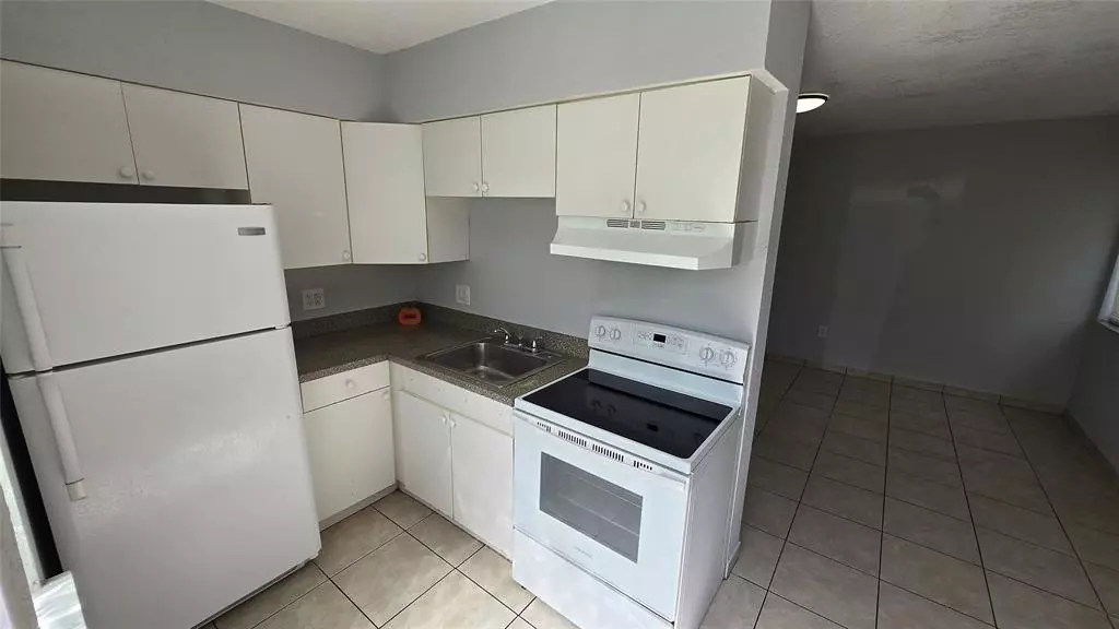 16951 NE 18th Ave #8, North Miami Beach, FL 33162