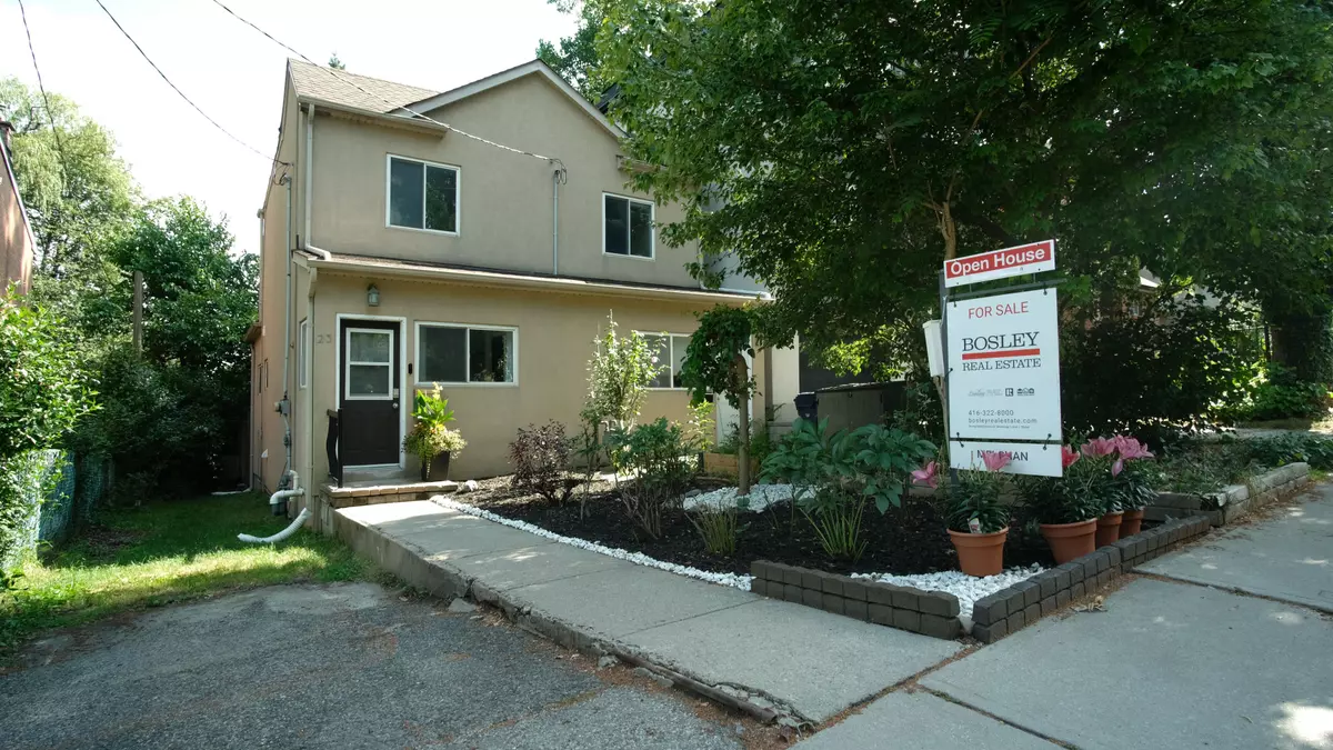 Toronto E01, ON M4L 2H6,23 Ivy AVE