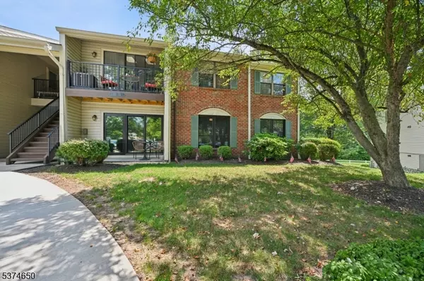 70 Baldwin Ct, Bernards Twp., NJ 07920