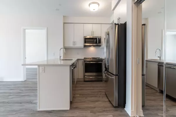 Oakville, ON L6H 0X3,128 Grovewood Common CIR #411