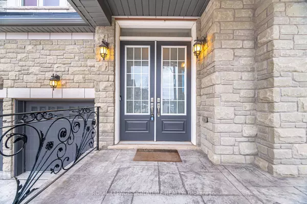 Oakville, ON L6M 0Y7,404 Ellen Davidson DR