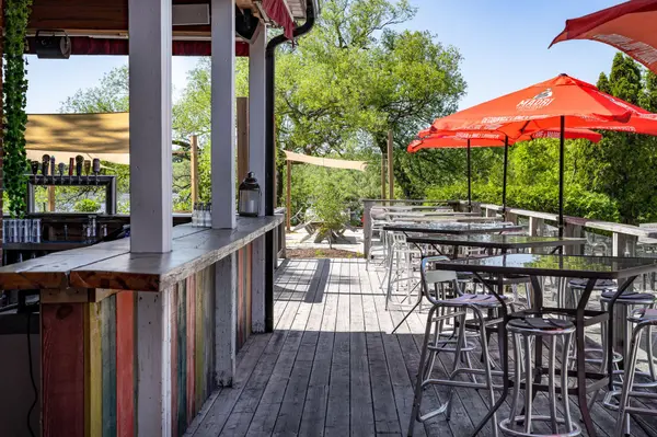 Blue Mountains, ON N0H 2P0,27 BRIDGE ST