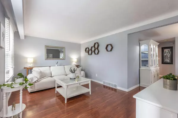 Niagara Falls, ON L2G 7E9,7012 Venus CRES