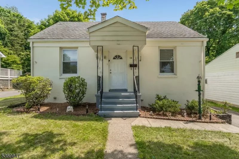 14 S Pickel Ave, Washington Boro, NJ 07882
