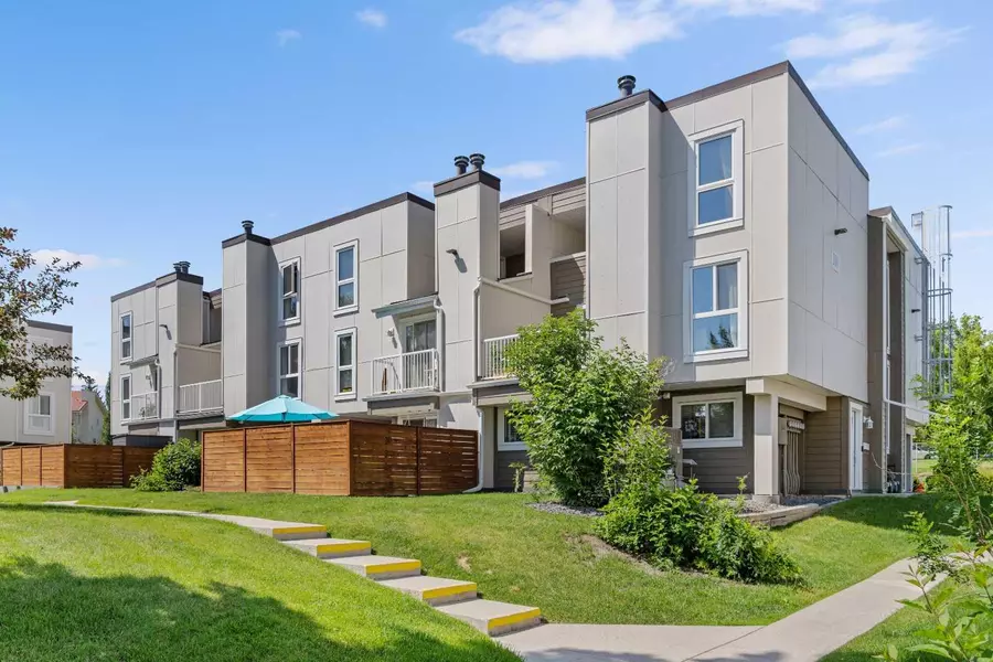 13104 Elbow DR SW #101, Calgary, AB T2W 2P2