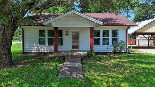 401 Young Street,  Nocona,  TX 76255