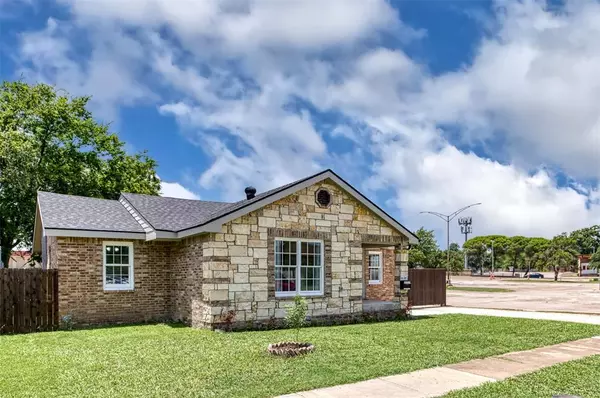 Dallas, TX 75216,3107 Biglow Drive