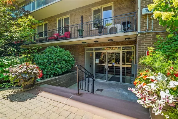 Toronto C09, ON M4W 1S3,149 South DR #203