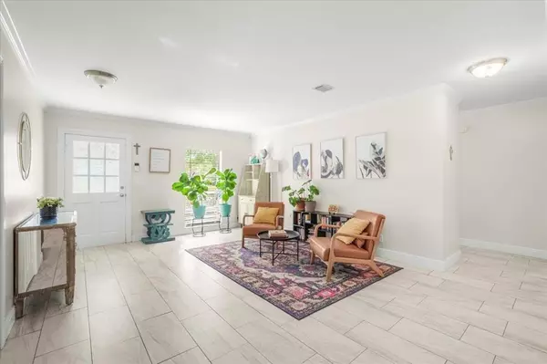 2428 NW 98th Ln, Coral Springs, FL 33065