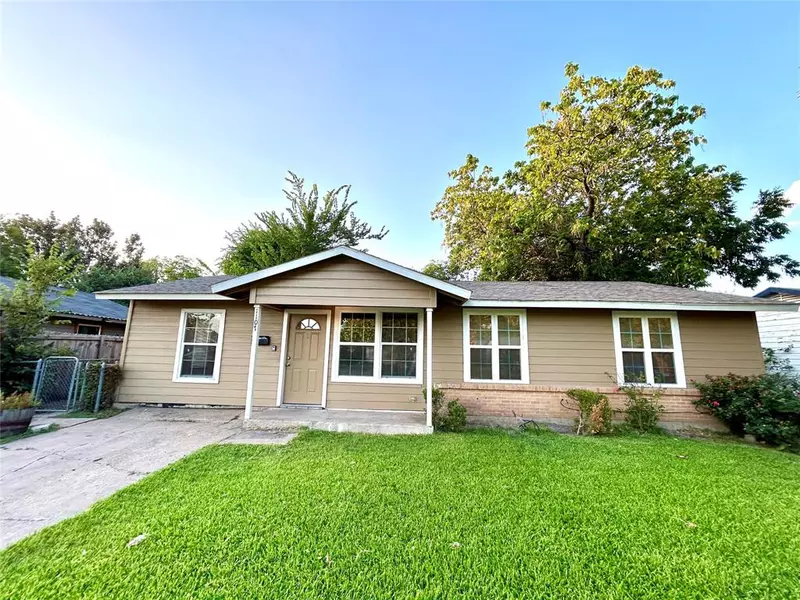 1107 Calle Real, Mesquite, TX 75149