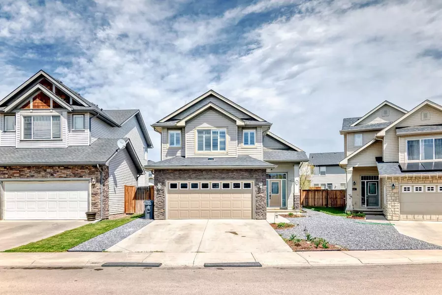 612 Montgomery Close SE, High River, AB T1B0B7