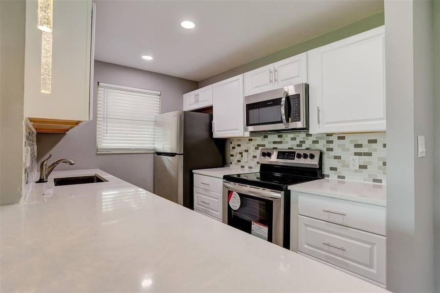 185 N High Point Blvd, Boynton Beach, FL 33435