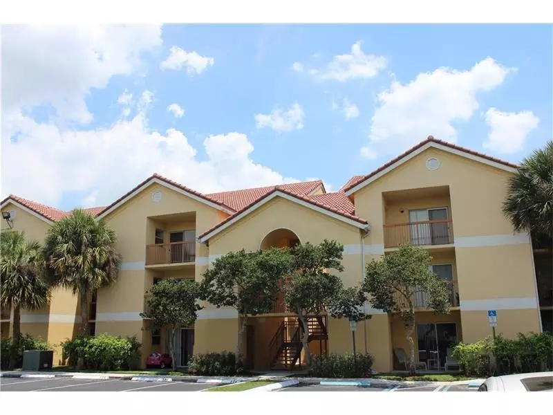 7610 Westwood Dr #119, Tamarac, FL 33321