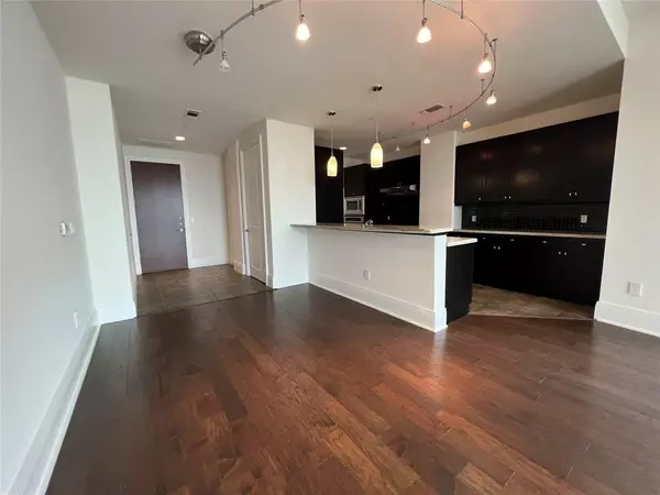 8066 Park Lane #816, Dallas, TX 75231