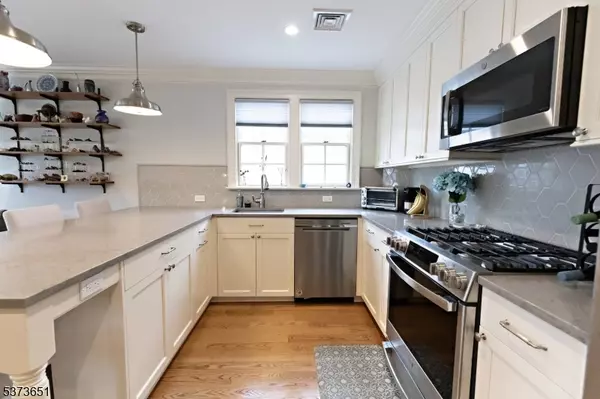 119 Washington St #B, Morristown Town, NJ 07960