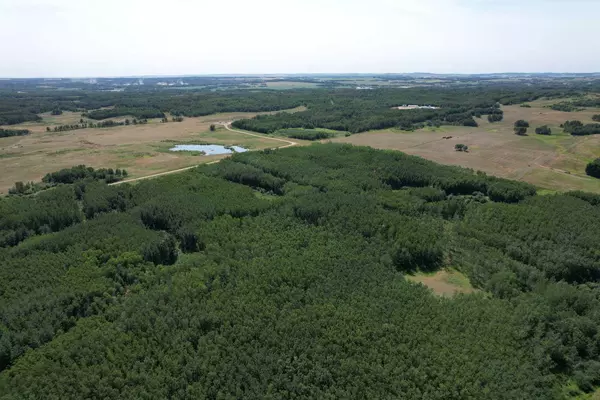 Rural Red Deer County, AB T4E 0V5,On Hwy 816