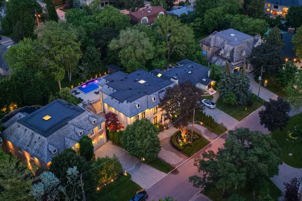 23 Lauderdale DR, Toronto C12, ON M2L 2A8