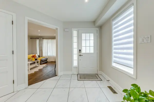 Mississauga, ON L5M 7B2,5737 Macphee RD