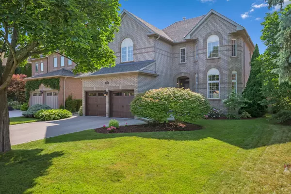 Oakville, ON L6M 3P5,2068 Heatherwood DR
