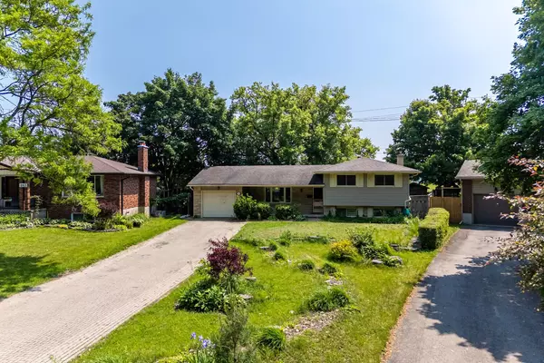 285 Thorncrest DR, Waterloo, ON N2L 4L2