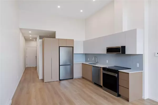 2374 Oakville Ave #203, Sidney, BC V8L 1V5