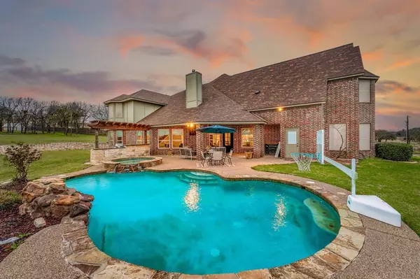 Granbury, TX 76049,2710 Bob White Drive