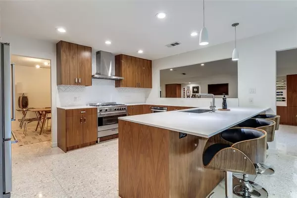 Dallas, TX 75230,7154 Grand Oaks Road