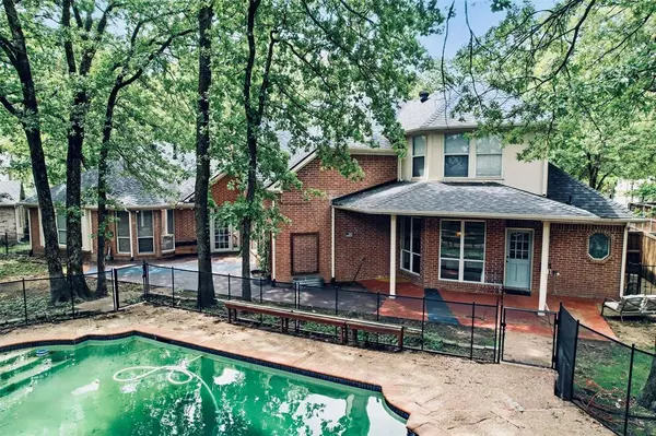 Denton, TX 76210,207 Royal Oaks Place