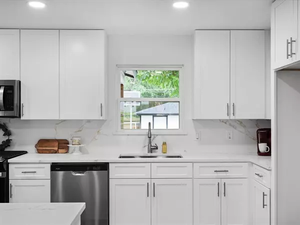 Dallas, TX 75211,2526 Wood Valley Drive