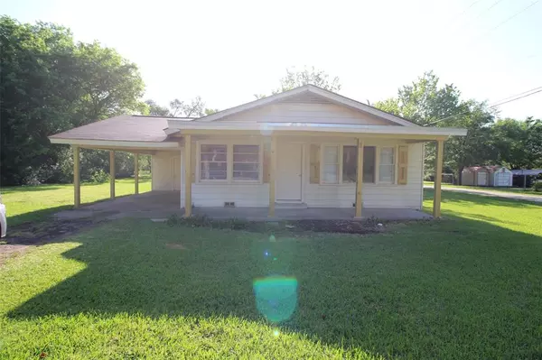 400 N Waldrip Street, Grand Saline, TX 75140