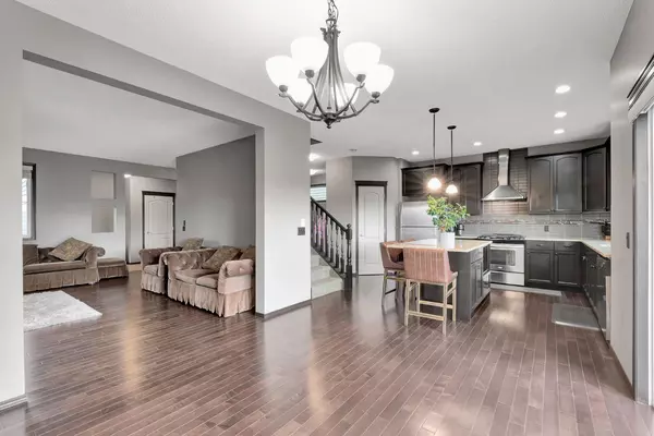 25 Evansview MNR Northwest, Calgary, AB T3P 0J7