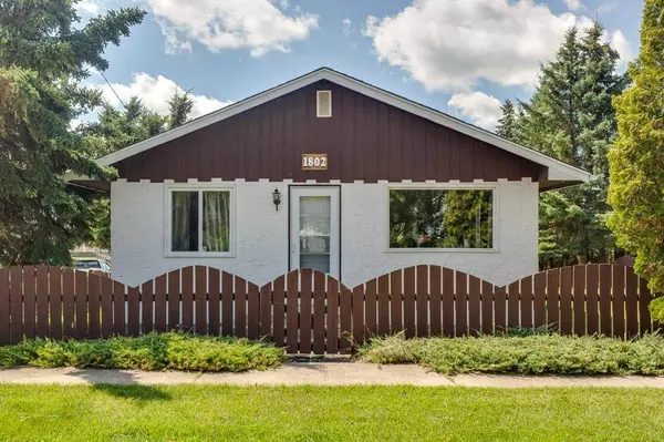 1802 22 AVE, Delburne, AB T0M 0V0