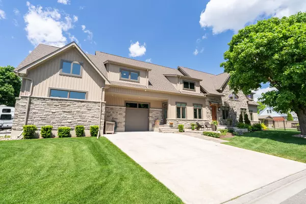 20 Eastwood AVE N, Oshawa, ON L1G 3Y6